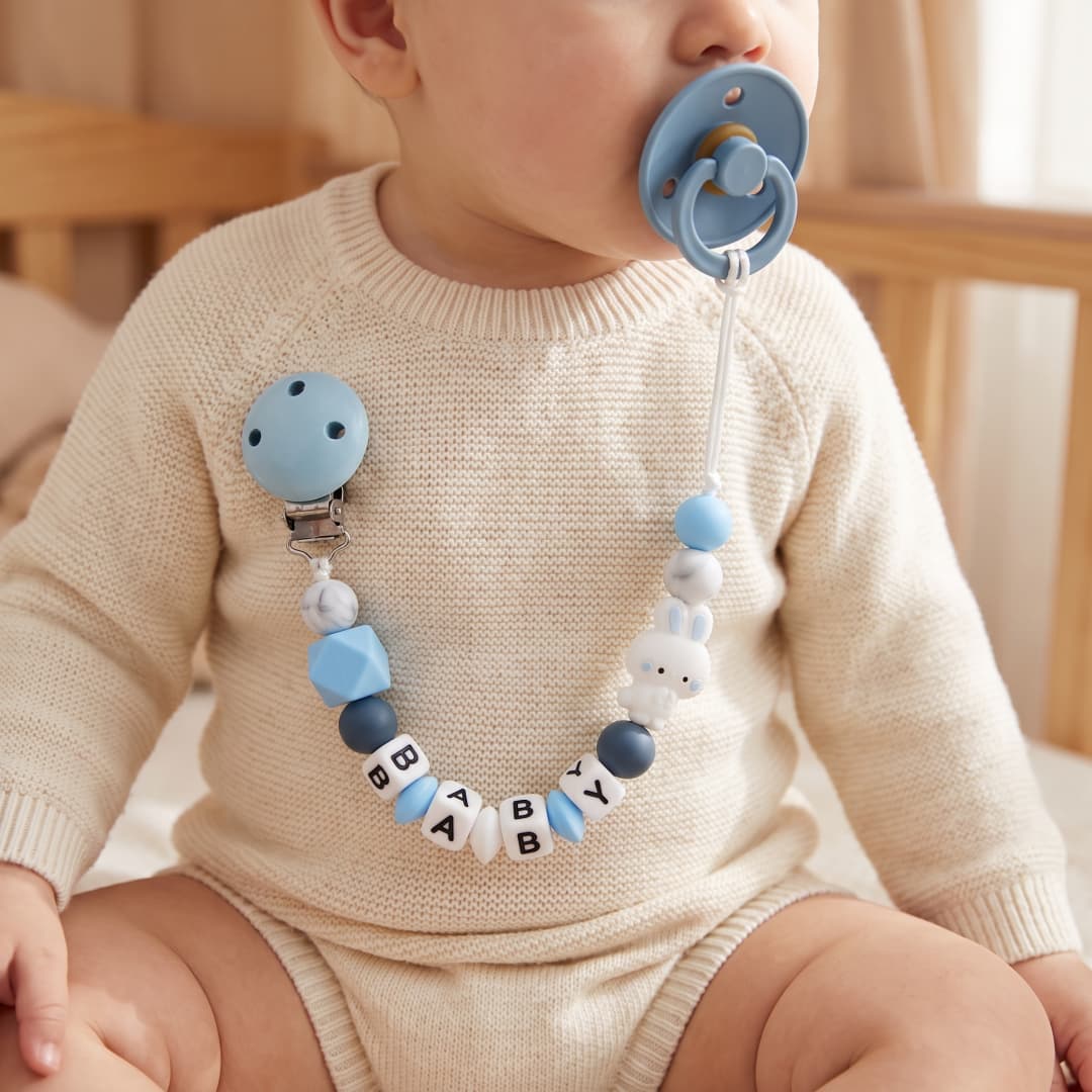 Baby Product - Gepersonaliseerde baby-speenclip met naam, blauwe bunny